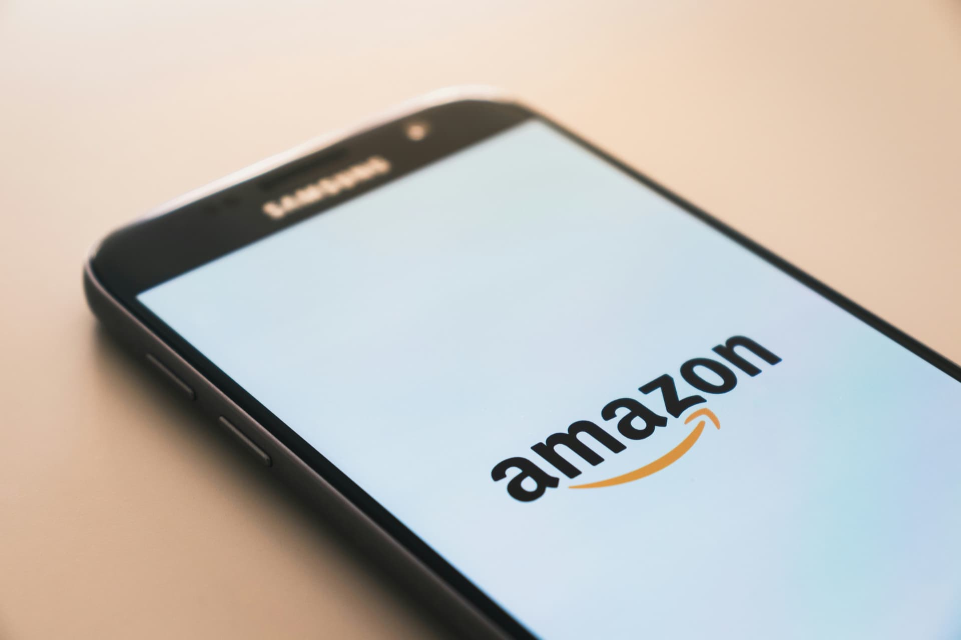 Justiça barra bloqueio da Amazon contra agente de IA