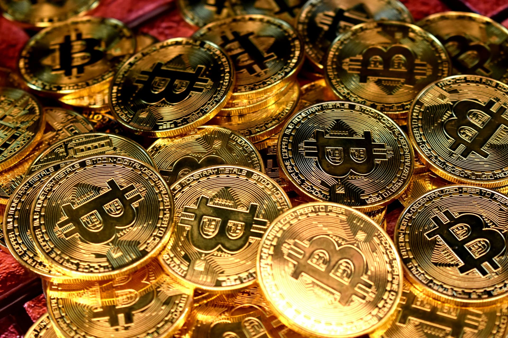 Strategy compra 950 bitcoins e eleva reserva a 846 mil BTC