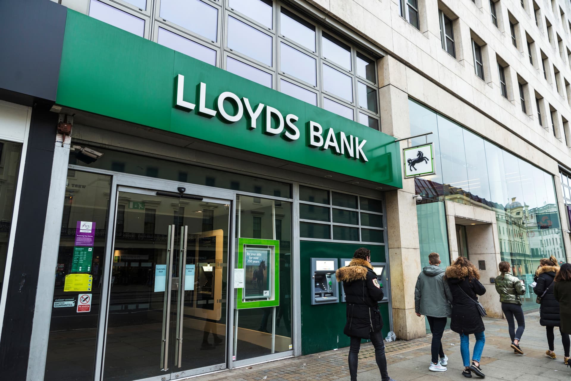 Lloyds lança jornada digital de compra de imóveis no UK