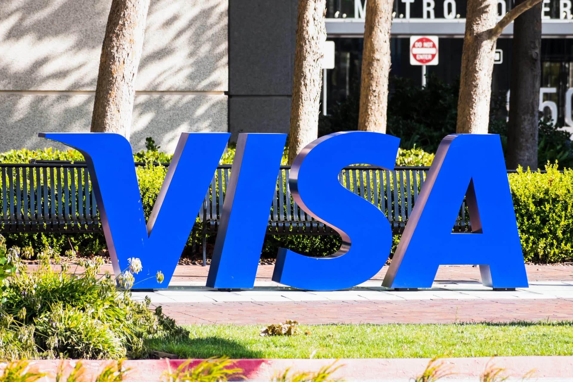 Visa e Reap vão levar cartões com stablecoin a 100+ mercados
