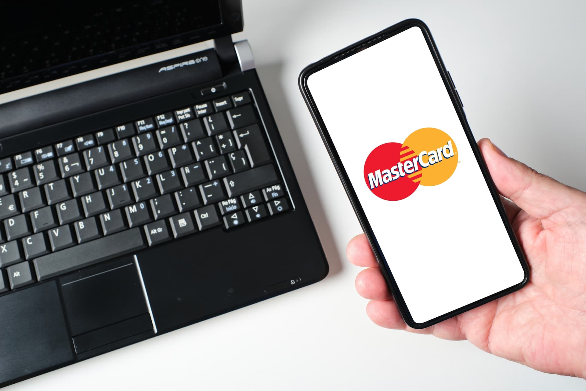 Mastercard testa score para banco identificar compra por IA