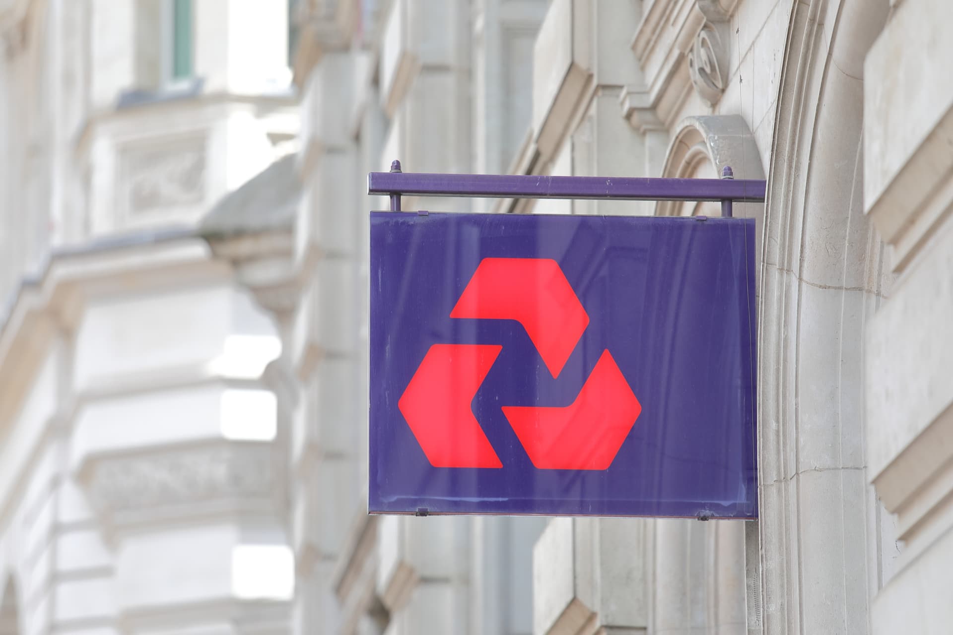 NatWest vai testar IA de voz sobre gastos no Reino Unido