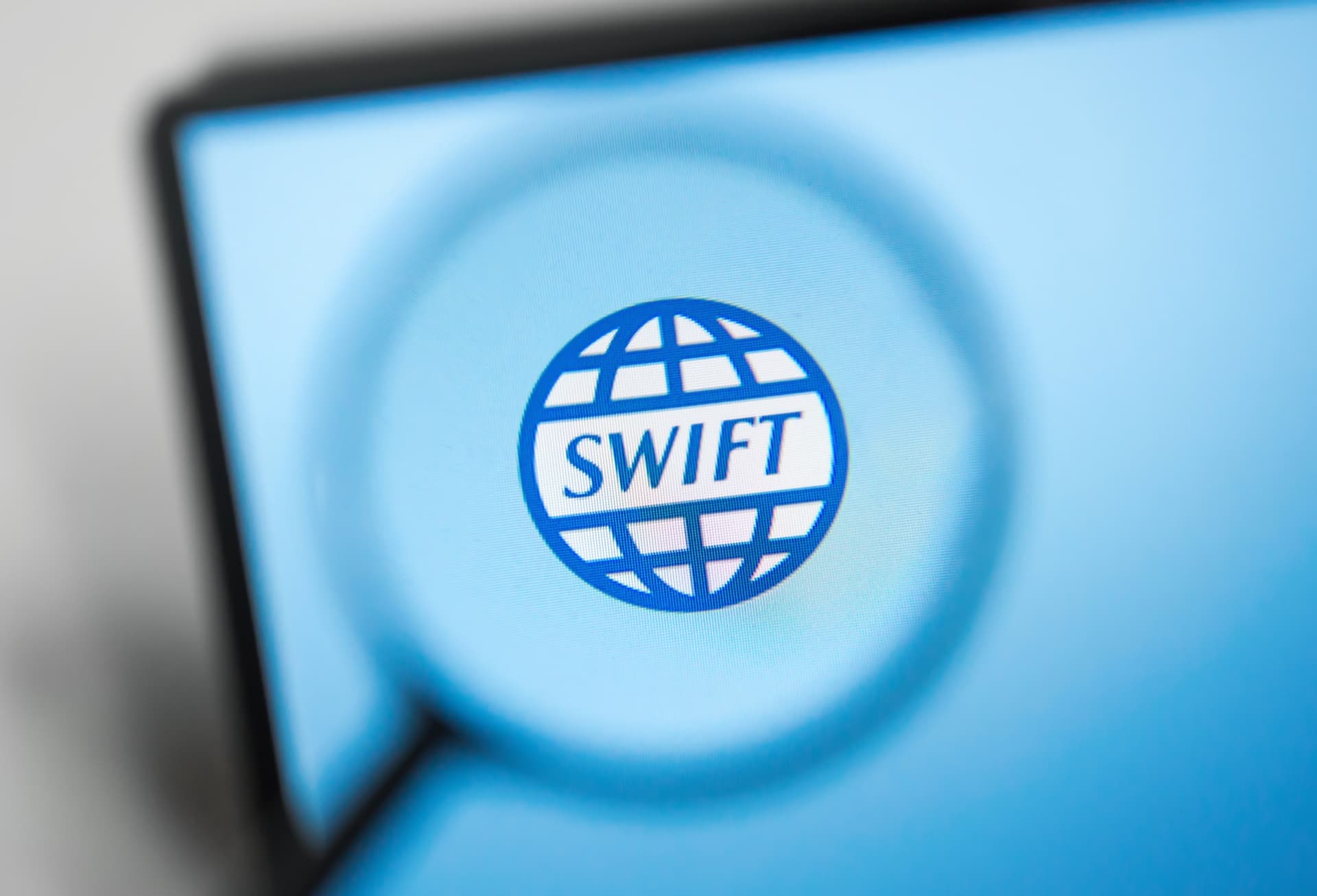 Software da ACI vai rotear pagamentos do blockchain da Swift