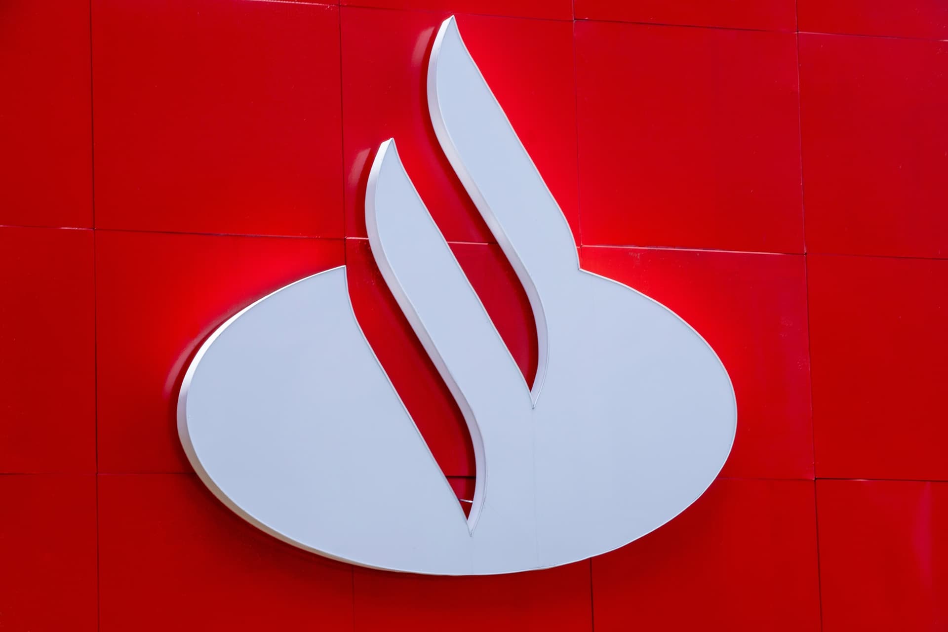 Santander UK poderá indicar cartão da Sibstar a vulneráveis