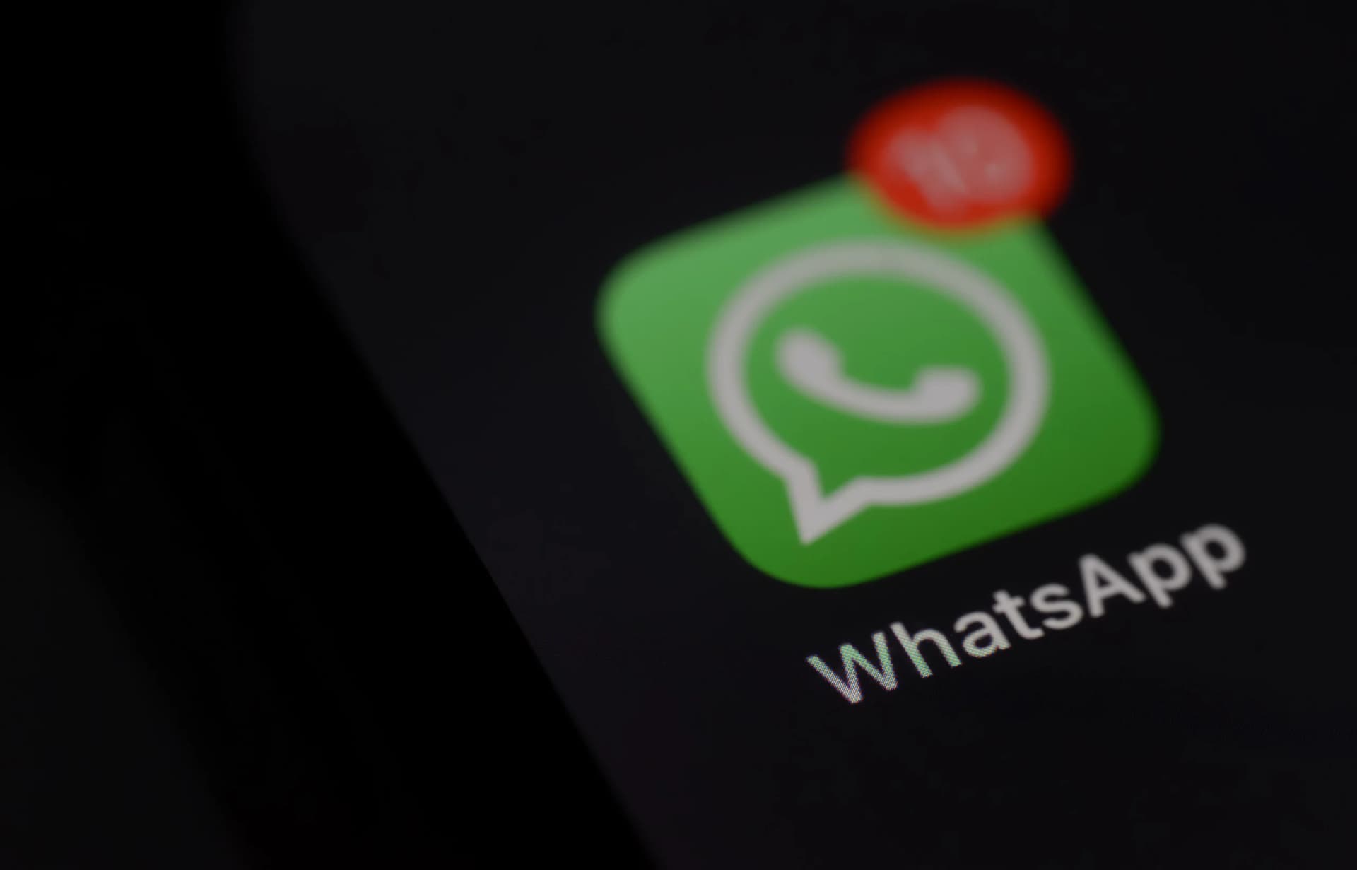 Genial libera investir em renda fixa pelo WhatsApp
