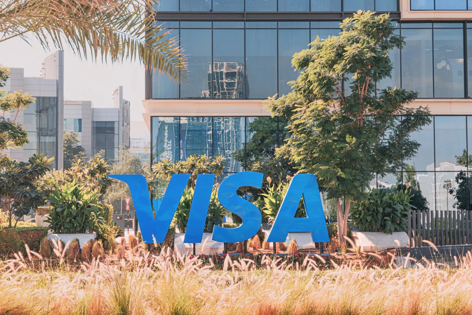 Livix, de cartões corporativos, migra operação para a Visa